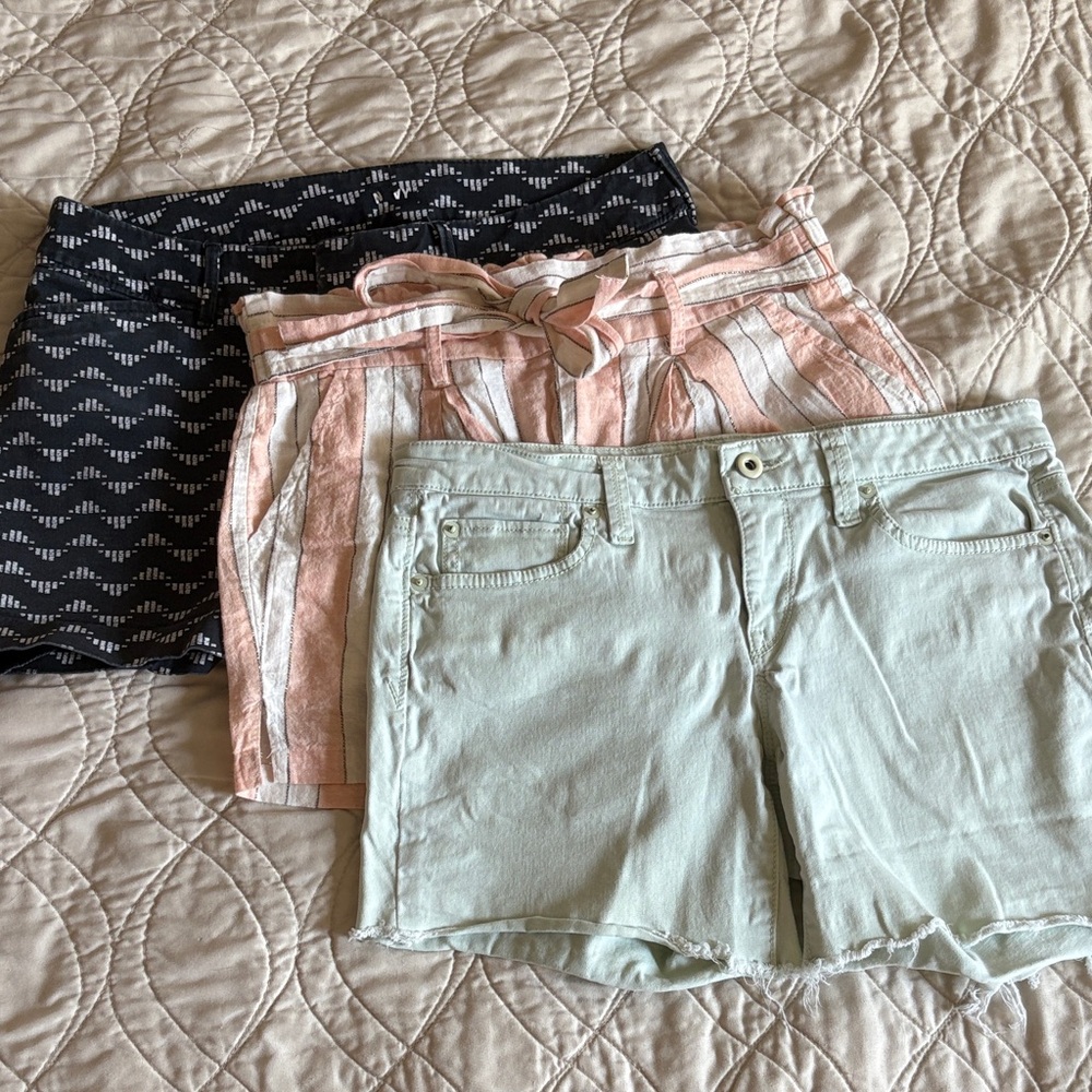 Women's Shorts Trio LOFT/Altar’d State/Old Navy